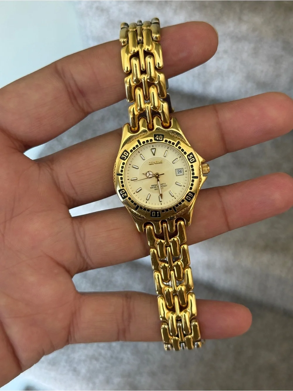 Geneve 90s Watch Women Swiss Stainless Steel Gold 200m Date new old stock